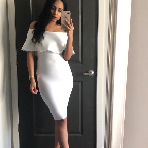 Guess Off-Shoulder Bodycon Dress - Picture 2 of 3